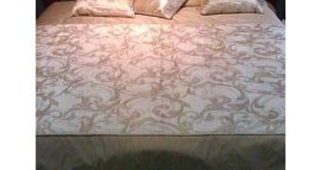 MONOGRAM BEIGE Комплект покрывало, плед, 6 подушек ORANGE DECOR