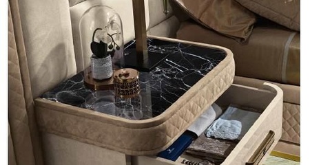 Тумбочка со светодиодной подсветкой и столешницей из стекла с эффектом мрамора на золотых ножках DIAMOND MobilPiu Luxury